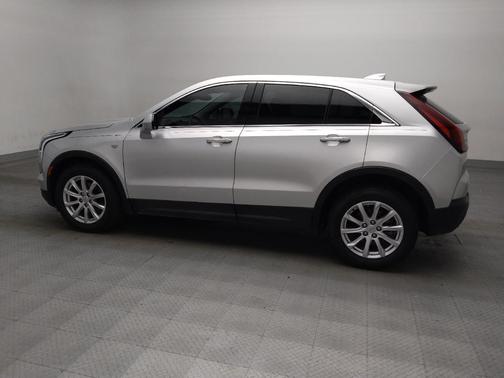 Radiant Silver Metallic 2021 Cadillac XT4 Luxury