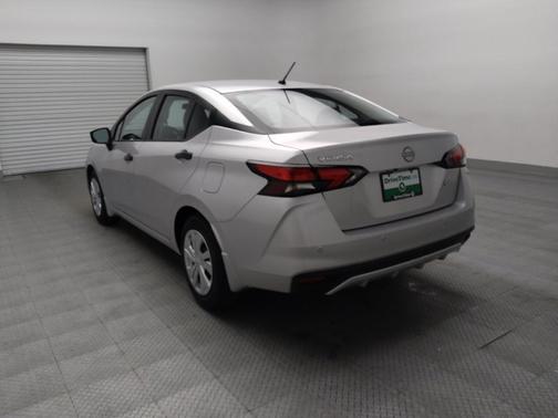 Brilliant Silver Metallic 2025 Nissan Versa 1.6 S