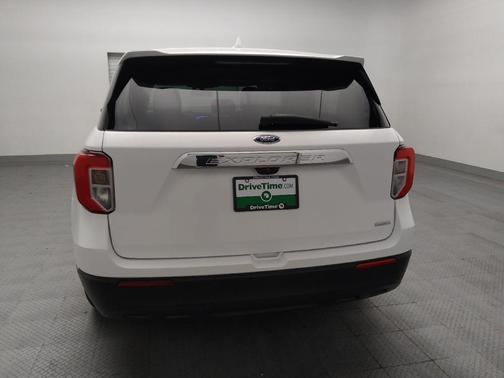 White 2020 Ford Explorer