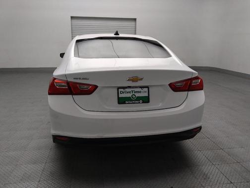 White 2022 Chevrolet Malibu 1LS