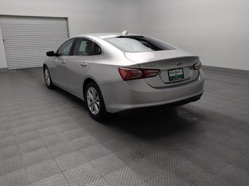 Silver Ice Metallic 2021 Chevrolet Malibu FWD LT