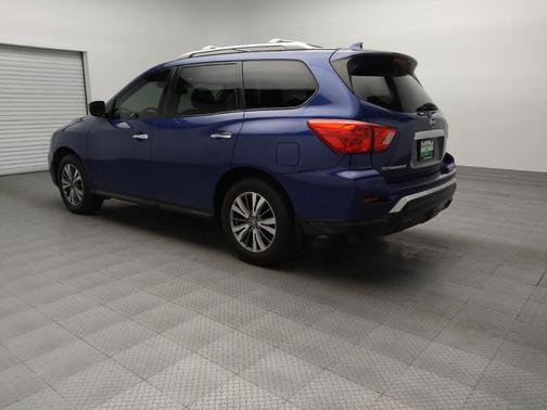 2019 Nissan Pathfinder S