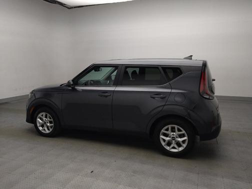 Gravity Gray 2023 Kia Soul LX