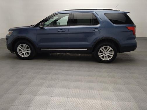 Blue Metallic 2018 Ford Explorer XLT