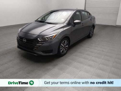 Gray 2024 Nissan Versa 1.6 SV