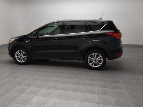 Agate Black Metallic 2019 Ford Escape SE