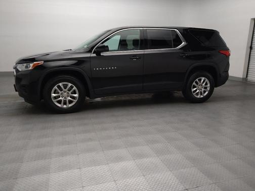 Mosaic Black Metallic 2020 Chevrolet Traverse LS