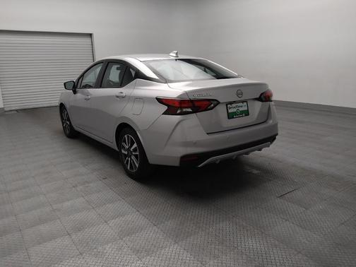Brilliant Silver Metallic 2025 Nissan Versa 1.6 SV