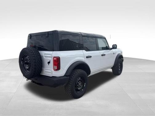 Oxford White 2026 Ford Bronco Big Bend
