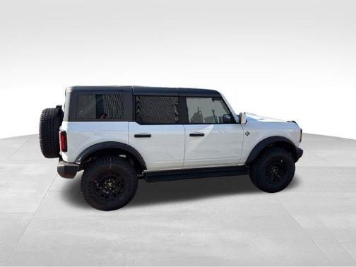 Oxford White 2026 Ford Bronco Outer Banks