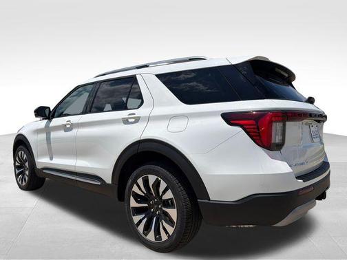 White Metallic 2026 Ford Explorer Platinum