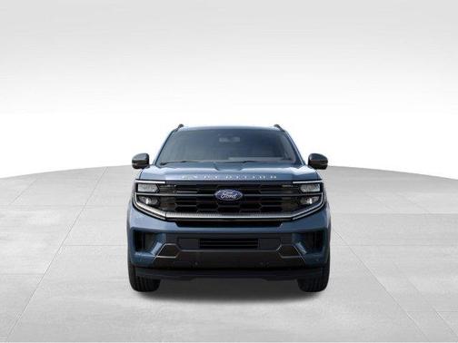 Blue Metallic 2027 Ford Expedition Platinum