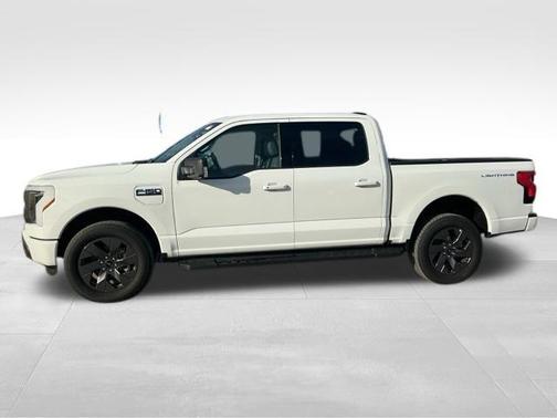 Oxford White 2025 Ford F-150 Lightning Flash