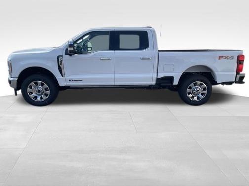 Oxford White 2026 Ford F-350 Lariat Super Duty