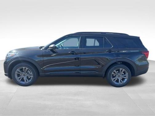Black Metallic 2026 Ford Explorer Active