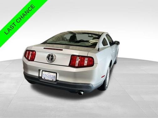 2010 Ford Mustang V6