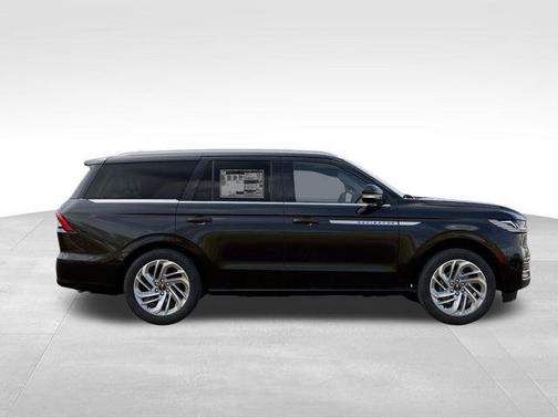 Black Metallic 2027 Lincoln Navigator Reserve