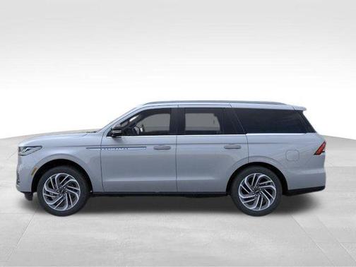 Gray Mist 2026 Lincoln Navigator Reserve