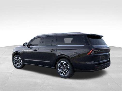 Black Metallic 2026 Lincoln Navigator L Reserve
