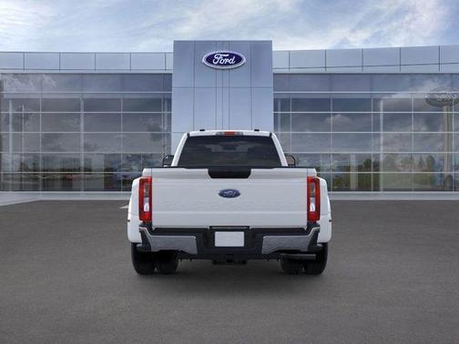 2026 Ford F-350 XLT