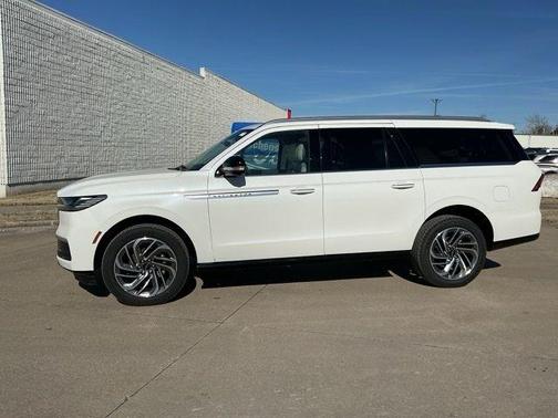 2026 Lincoln Navigator L Reserve