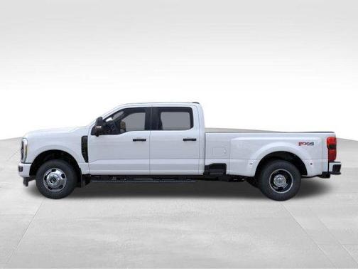 Oxford White 2026 Ford F-350 XL