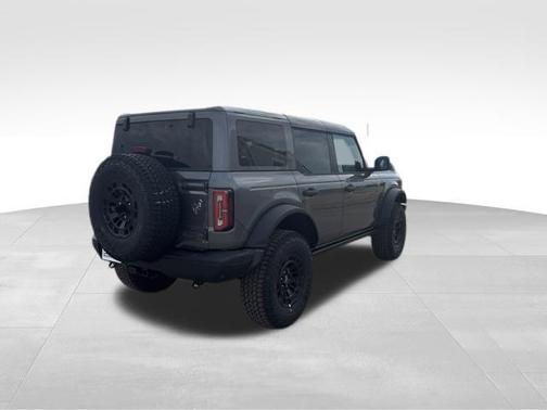 Gray Metallic 2026 Ford Bronco Badlands