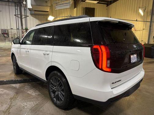 White Metallic 2027 Ford Expedition Platinum