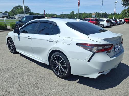 Ice 2024 Toyota Camry SE