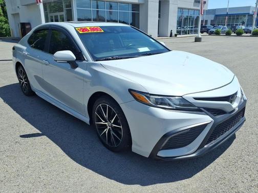 Ice 2024 Toyota Camry SE