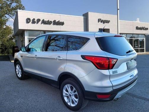 Photo 3 of 21 of 2019 Ford Escape SE