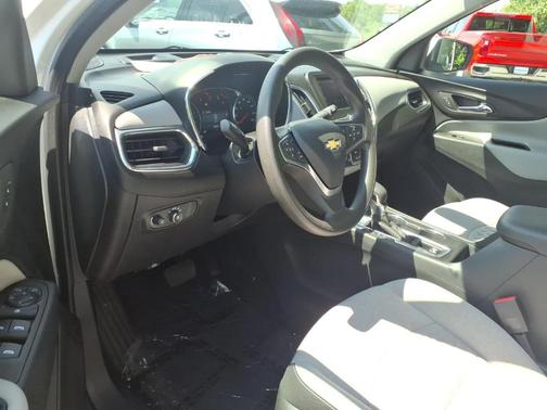 Summit White 2023 Chevrolet Equinox 2LT