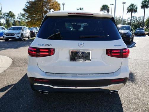 2025 Mercedes-Benz GLB 250 4MATIC