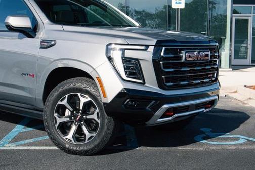 2025 GMC Yukon 4WD AT4