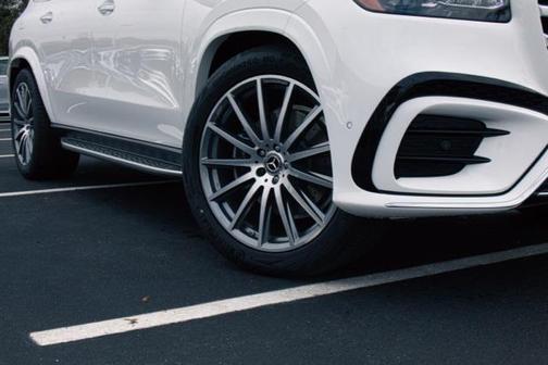 2026 Mercedes-Benz GLS 450 4MATIC