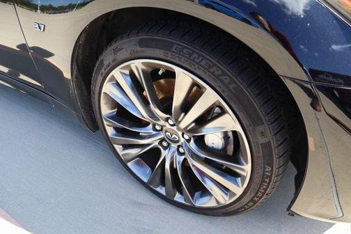 2017 INFINITI Q70 3.7