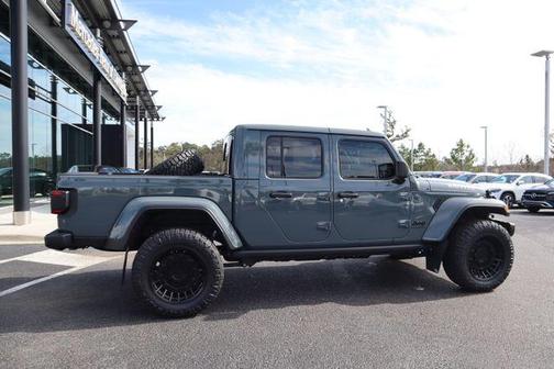 2025 Jeep Gladiator Nighthawk