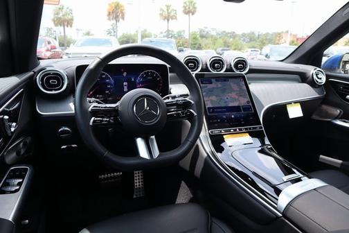 2025 Mercedes-Benz GLC 300