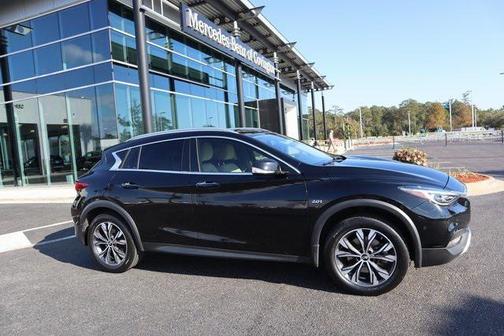 2018 INFINITI QX30 Premium