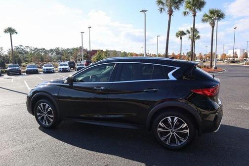 2018 INFINITI QX30 Premium