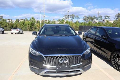 2018 INFINITI QX30 Premium