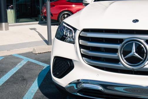 2025 Mercedes-Benz GLS 450 