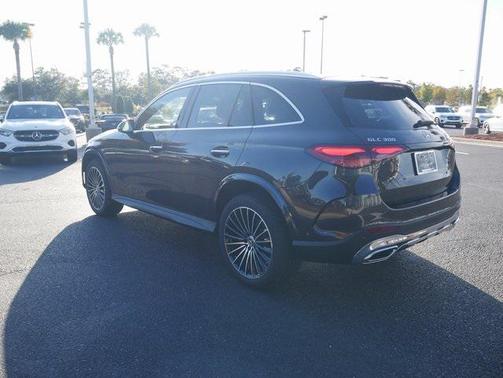 2026 Mercedes-Benz GLC 300 Base