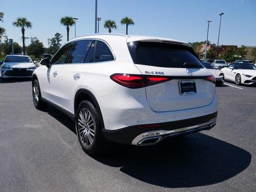 2025 Mercedes-Benz GLC 300 Base