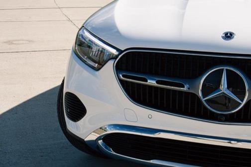 2025 Mercedes-Benz GLC 300 Base