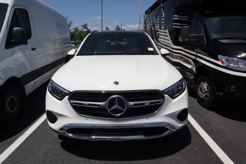 Polar White 2025 Mercedes-Benz GLC 300 Base