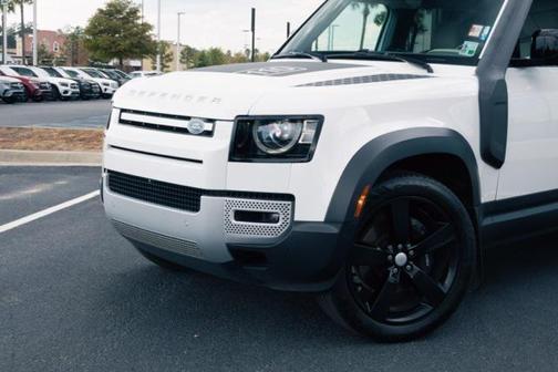 2022 Land Rover Defender 110 SE