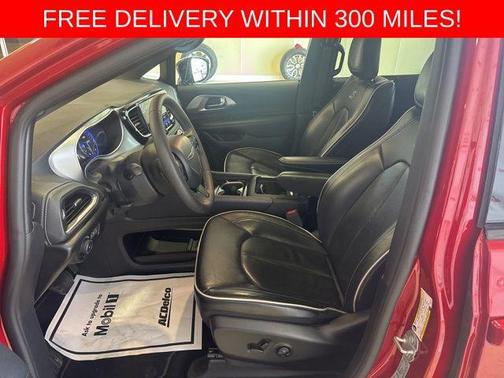 Red Hot Pearlcoat 2025 Chrysler Pacifica Limited