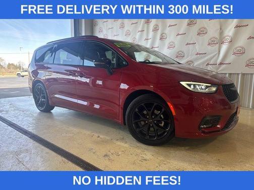 Red Hot Pearlcoat 2025 Chrysler Pacifica Limited