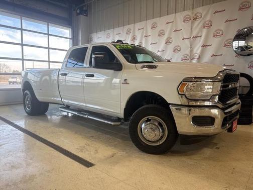 2024 RAM 3500 Tradesman Crew Cab 4x4 8' Box